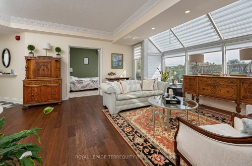 407-935 Royal York Road, Toronto, ON 