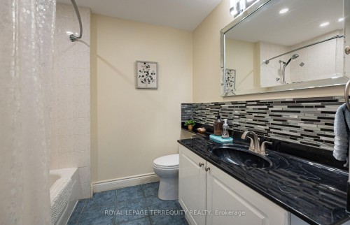 407-935 Royal York Road, Toronto, ON 