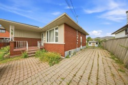 Bsmt-85 Kenora Avenue  Hamilton, ON L8E 1C3