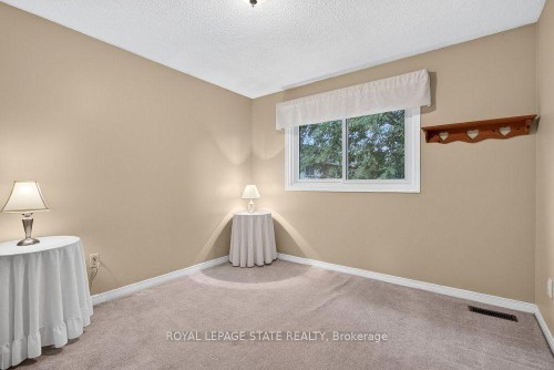 20-2 Royalwood Court, Hamilton, ON 