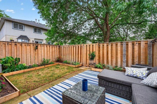 20-2 Royalwood Court, Hamilton, ON 