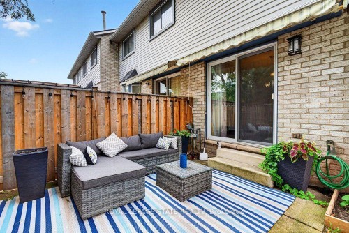 20-2 Royalwood Court, Hamilton, ON 