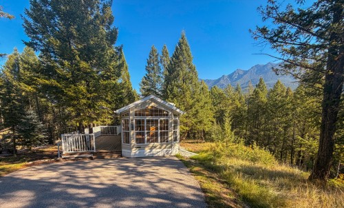 4906 Lynx Drive, Radium Hot Springs, BC 