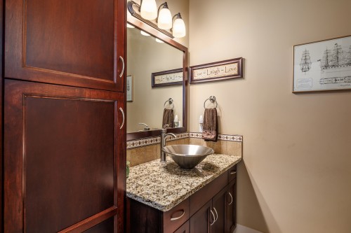 1377 Glenview Avenue, Kelowna, BC 