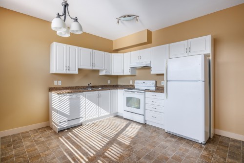 1377 Glenview Avenue, Kelowna, BC 