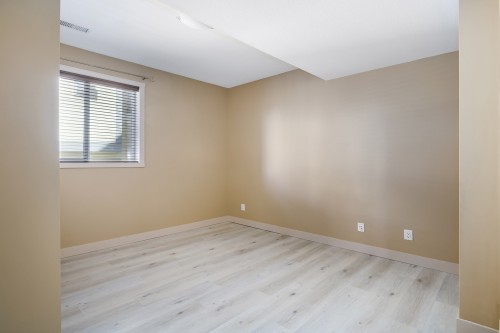 1377 Glenview Avenue, Kelowna, BC 