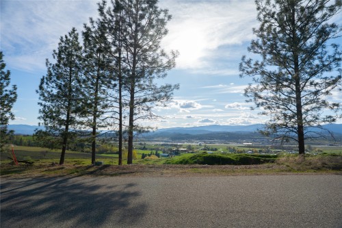 5152 Whitetail Drive, Kelowna, BC 