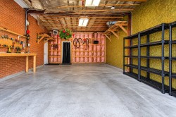 Garage - 