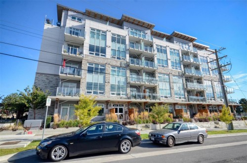 #203-916 Lyall St  Esquimalt, BC V9A 5E6