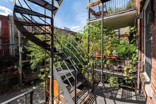 Balcon - 5408 Av. Casgrain, Montréal (Le Plateau-Mont-Royal), QC 