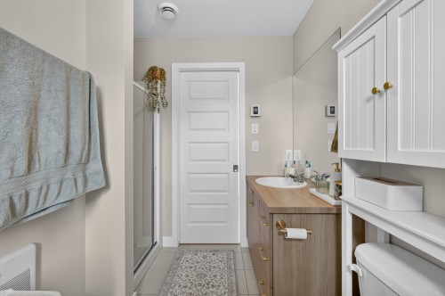 Salle de bains - 451  - 455 Boul. St-Luc, Saint-Jean-Sur-Richelieu, QC 