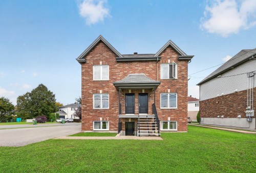Extérieur - 451  - 455 Boul. St-Luc, Saint-Jean-Sur-Richelieu, QC 