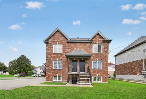 Façade - 451  - 455 Boul. St-Luc, Saint-Jean-Sur-Richelieu, QC 