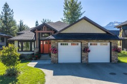 1915 Aspen Crescent Revelstoke, BC V0E 2S3