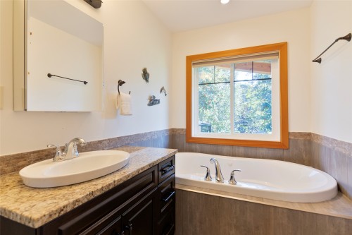 1915 Aspen Crescent, Revelstoke, BC 