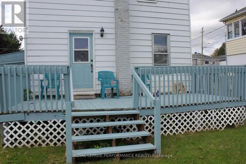 Backyard deck and door to kitchen - 41 Lefebvre Avenue, Cornwall, ON 