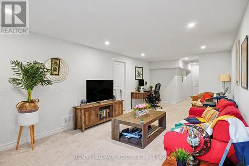 756 Cairn Crescent, Ottawa, ON 