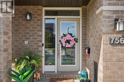 756 Cairn Crescent, Ottawa, ON 
