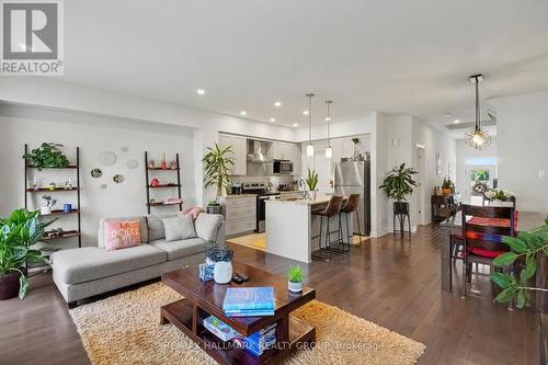 756 Cairn Crescent, Ottawa, ON 