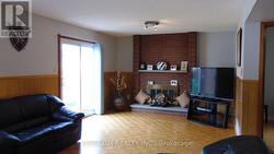 FAMILY ROOM - 