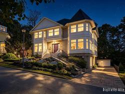 5924 MCCULLOCH Court  Halifax, NS B3H 4S9