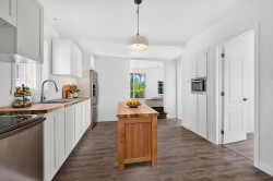 3984 Grand Boulevard Longueuil (Saint-Hubert), QC J4T 2M5