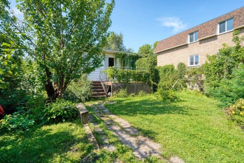 Jardin - 3984 Grand Boulevard, Longueuil (Saint-Hubert), QC 