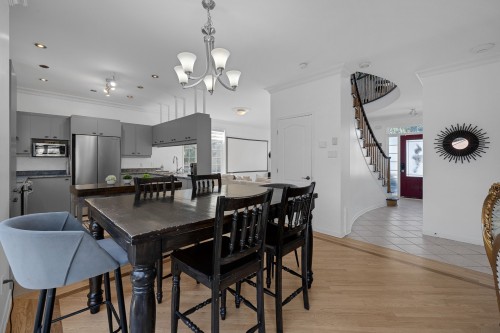 Salle à manger - 8235 Av. Oceanie, Brossard, QC 