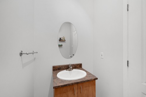 Salle d'eau - 8235 Av. Oceanie, Brossard, QC 