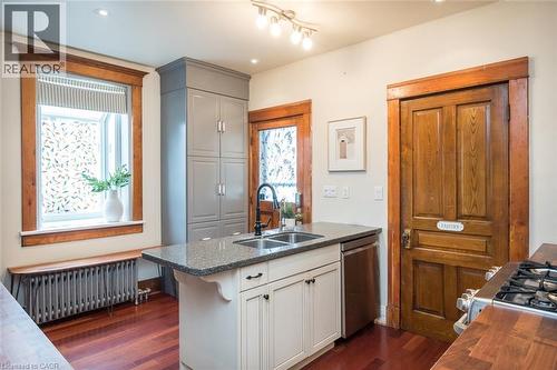 207 Waterloo Street N, Cambridge, ON 
