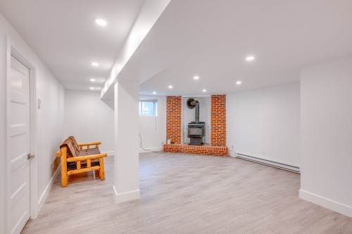 Salle familiale - 2595 Boul. De Blois, Laval (Duvernay), QC 