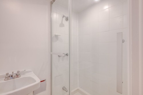 Salle de bains - 2595 Boul. De Blois, Laval (Duvernay), QC 