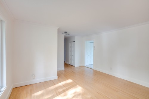 Salon - 2595 Boul. De Blois, Laval (Duvernay), QC 