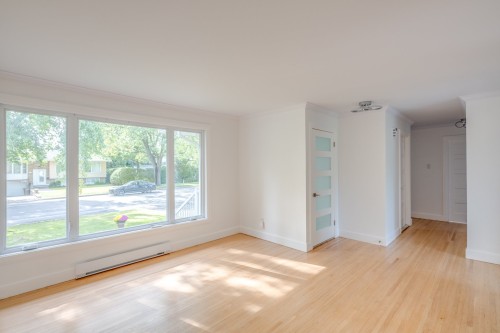 Salon - 2595 Boul. De Blois, Laval (Duvernay), QC 