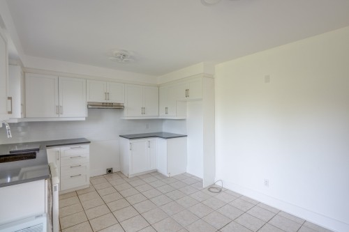 Salle à manger - 2595 Boul. De Blois, Laval (Duvernay), QC 