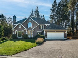 764 Cassiar Place Kelowna, BC V1V 1M6