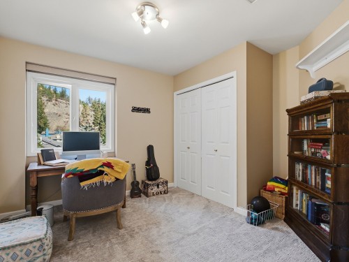 764 Cassiar Place, Kelowna, BC 