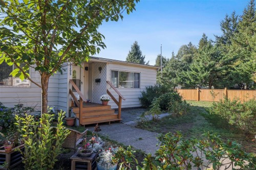 2205 4Th St East, Courtenay, BC 