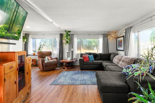 2205 4Th St East, Courtenay, BC 