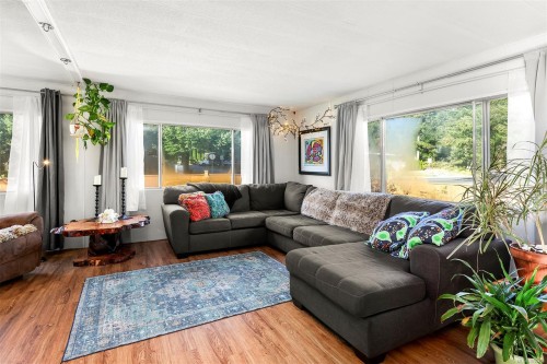 2205 4Th St East, Courtenay, BC 