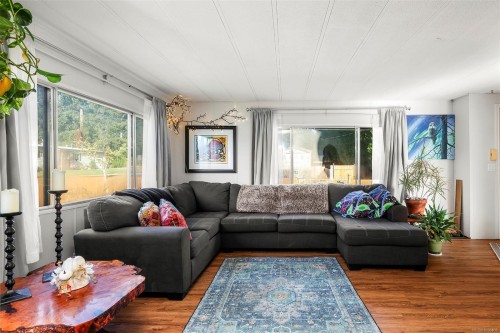 2205 4Th St East, Courtenay, BC 