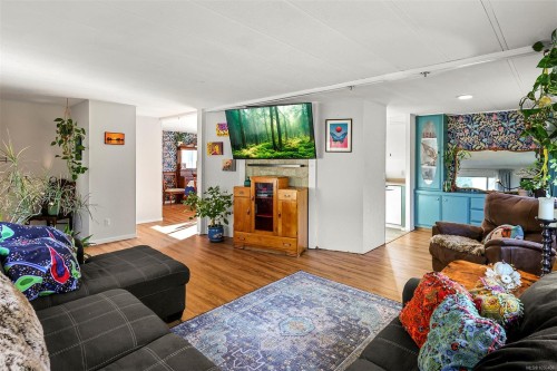 2205 4Th St East, Courtenay, BC 