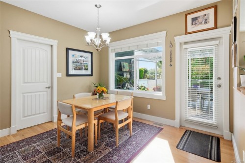 2040 Sun King Rd, Coombs, BC 
