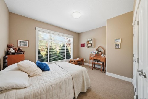 2040 Sun King Rd, Coombs, BC 