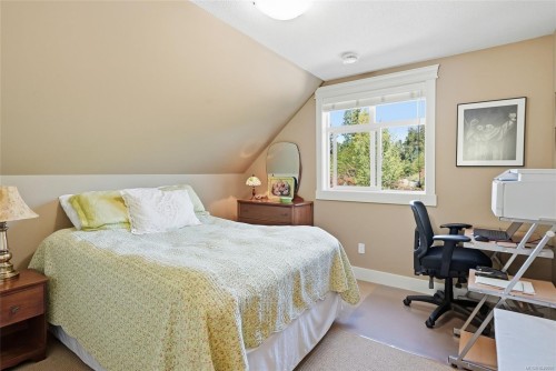 2040 Sun King Rd, Coombs, BC 