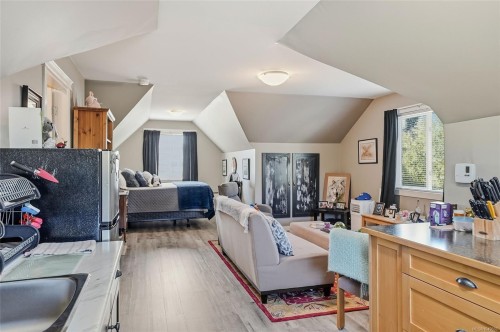 2040 Sun King Rd, Coombs, BC 