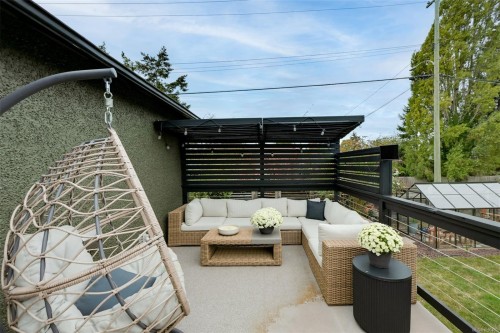 1000 Tattersall Dr, Saanich, BC 