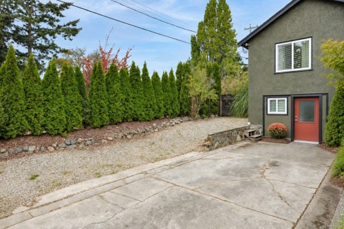 1000 Tattersall Dr, Saanich, BC 