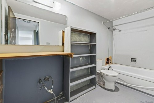 #212-1015 Cumberland Rd, Courtenay, BC 