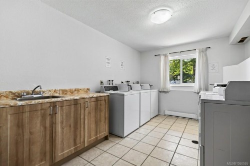 #212-1015 Cumberland Rd, Courtenay, BC 